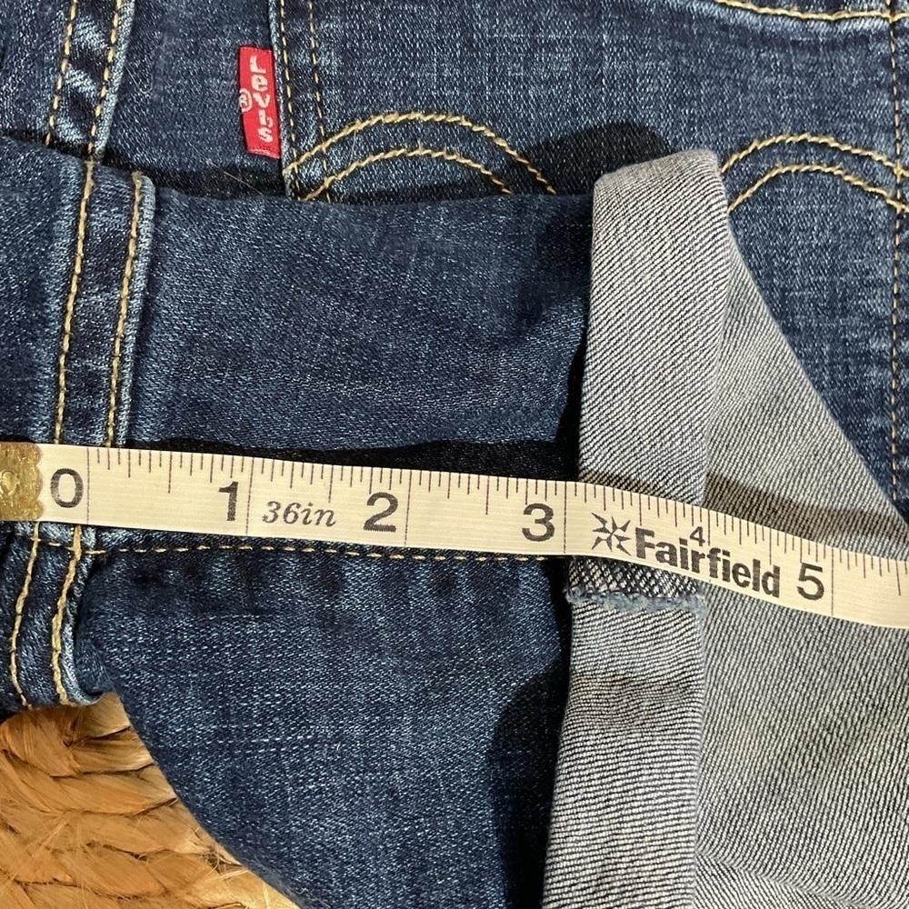 Pair of Levi Mid Length Denim Cuffed Shorts Waist 30 - Picture 12 of 12